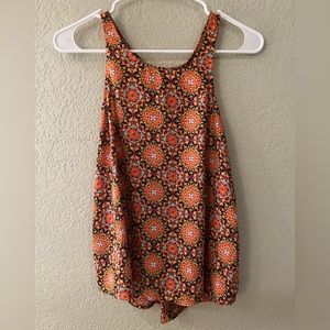 (RUNS A LITTLE BIG) XS Xhailration Floral T-Back Flowy Shirt